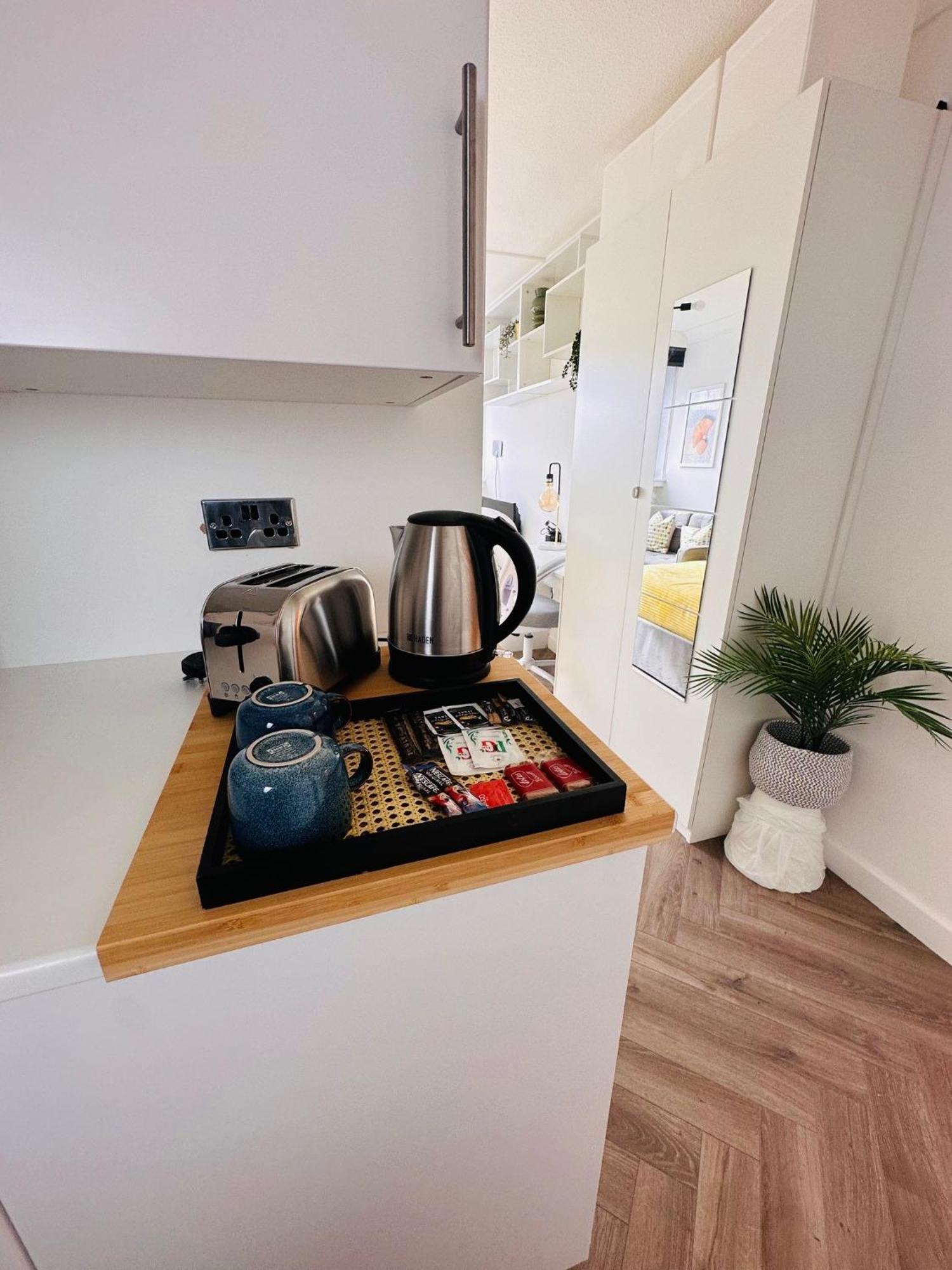 R1 - Private Room In Modern Shared Apartment, Each With Kitchenette, Central Birmingham Exterior photo