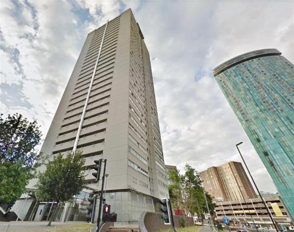 R1 - Private Room In Modern Shared Apartment, Each With Kitchenette, Central Birmingham Exterior photo